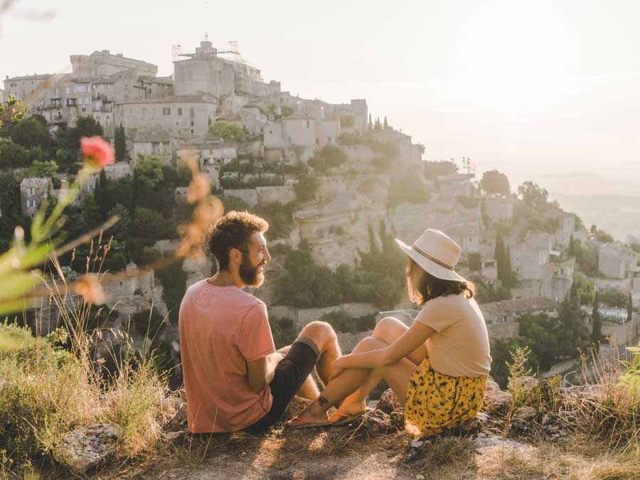 couple on a sustainable travel holiday